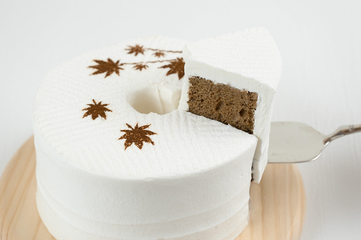 秋限定 紅茶シフォンケーキ