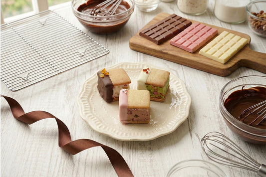 手作りシフォンケーキ専門店「This is CHIFFON CAKE.」のバレンタイン限定商品『Sweet Selection』。チョコレートを使った、簡単に楽しめるカッサータサンドのアレンジレシピを紹介。