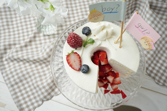純白のシフォンケーキ「Sweet Pea」 お祝いシーンに合わせたデコレーション！