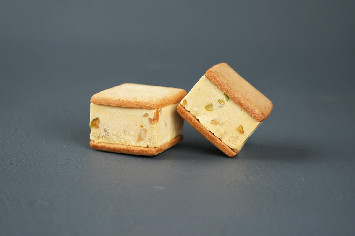 クリスマス限定　カッサータサンドキャラメル