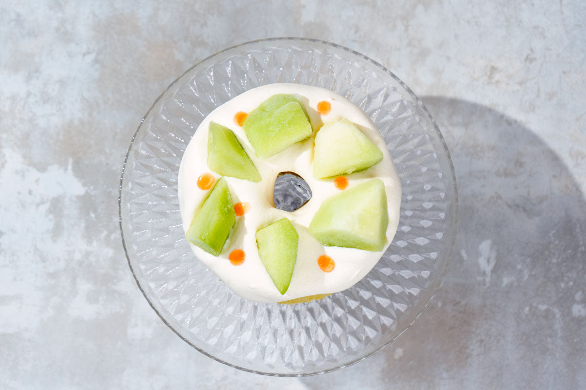夏限定凍ったまま食べるシフォンケーキ『Frozen MEGA Melon』フローズンメガメロン。アイスケーキとも違う新感覚スイーツ。お中元や夏ギフトにも。お取り寄せ・通販のシフォンケーキ専門店This is CHIFFON CAKE.