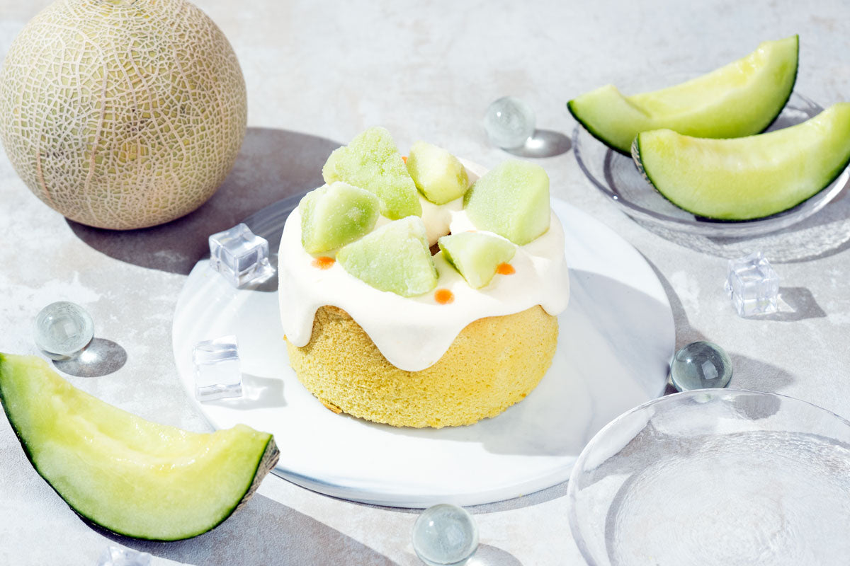 夏限定凍ったまま食べるシフォンケーキ『Frozen MEGA Melon』フローズンメガメロン。アイスケーキとも違う新感覚スイーツ。お中元や夏ギフトにも。お取り寄せ・通販のシフォンケーキ専門店This is CHIFFON CAKE.