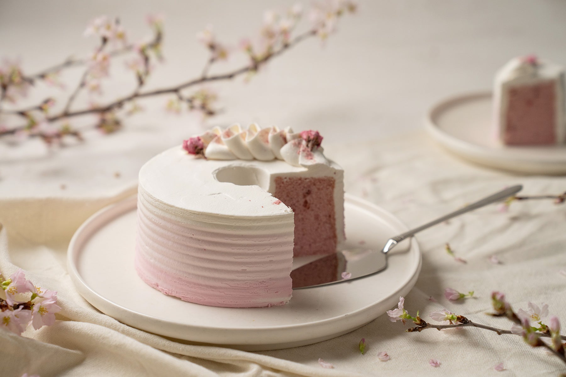 シフォンケーキ専門オンラインストア「This is CHIFFON CAKE. 」春限定桜シフォンケーキ